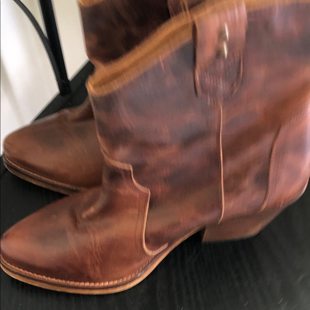 Women's musse & cloud western Brown Leather Western Ankle Boots - Picture 3 of 9